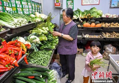 上周全國(guó)食用農(nóng)產(chǎn)品市場(chǎng)價(jià)格微幅上揚(yáng)，商務(wù)部監(jiān)測(cè)顯示環(huán)比上漲0.9%